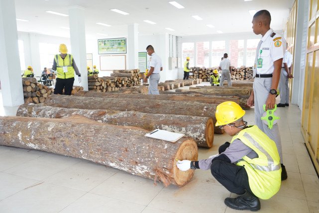 Gedung Pengujian Kayu Bulat